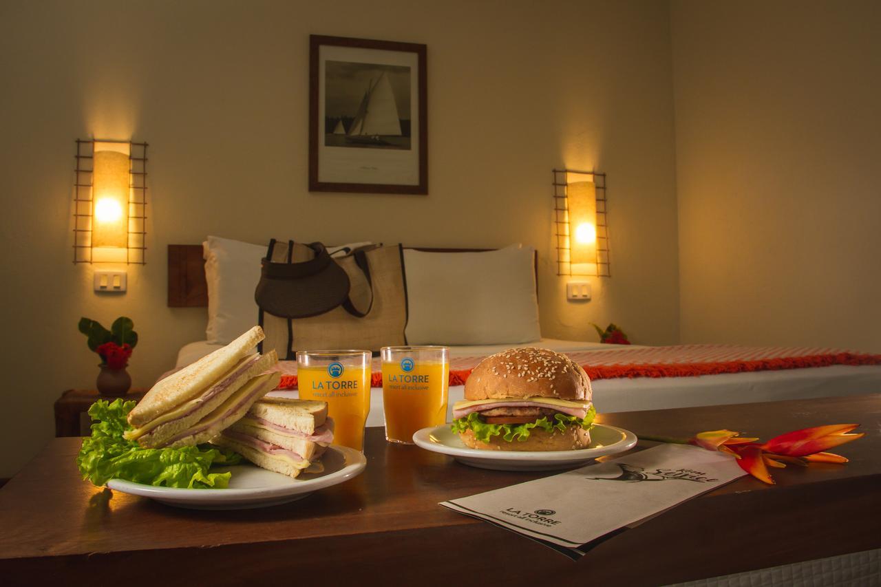 La Torre Resort All Inclusive Porto Seguro Exterior foto Room service